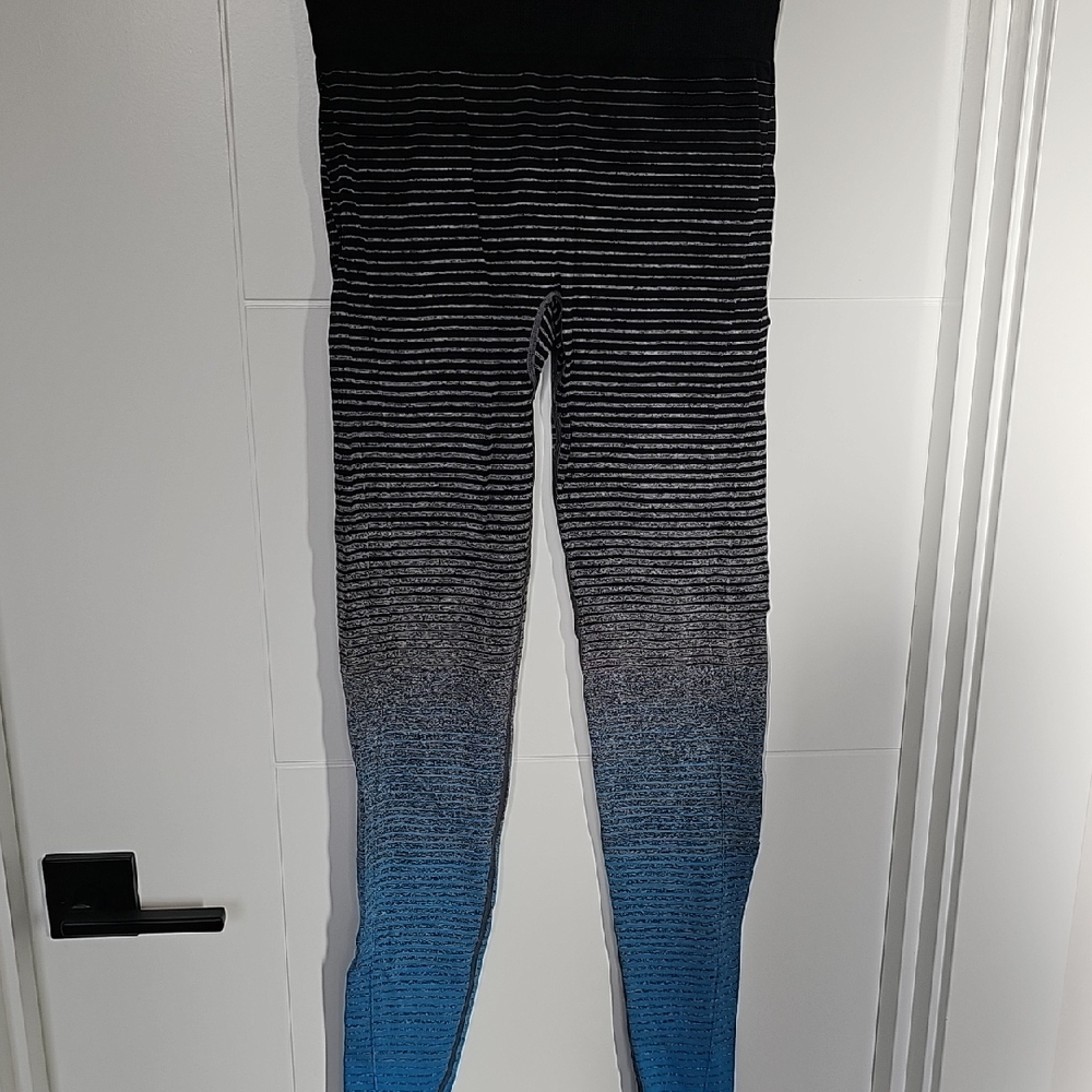 Marika Black Grey Blue Gradient Stripe Leggings Sz S